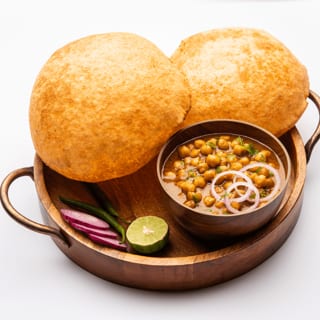 Delhi Style Chole Bhatura